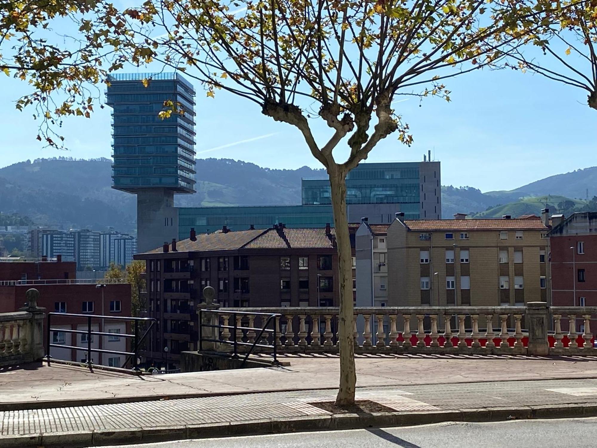 Piso Deluxe Centro Cerca Del Bec Apartment Barakaldo Luaran gambar