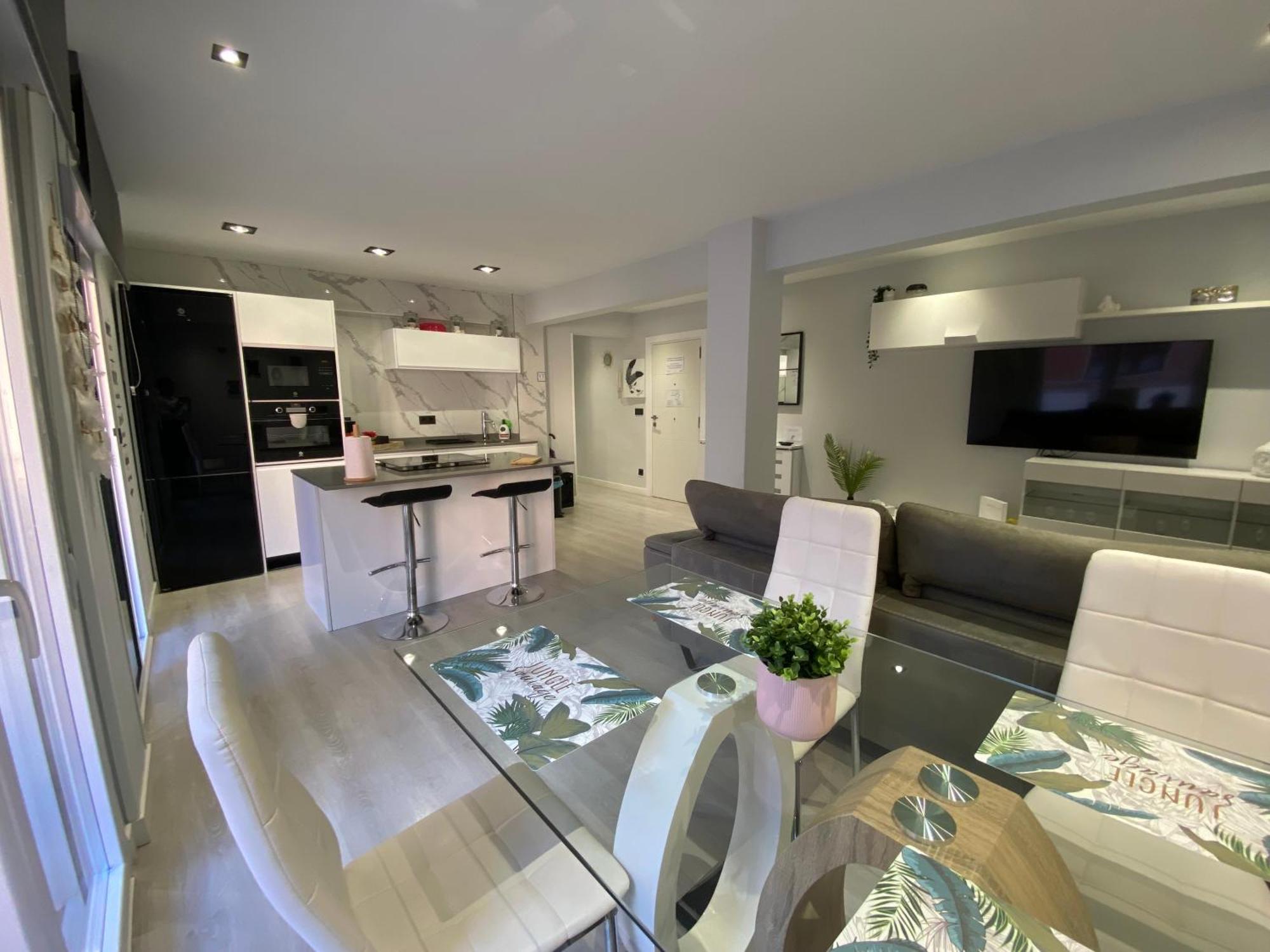Piso Deluxe Centro Cerca Del Bec Apartment Barakaldo Luaran gambar